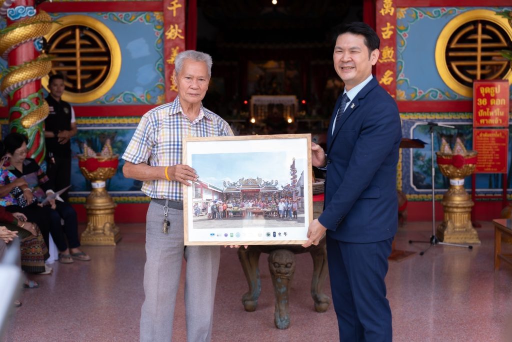 ม.ศิลปากร ส่งมอบภาพ Portrait of Thayang “หน้าตา” ของท่ายาง ให้กับชาวบ้านในพื้นที่อำเภอท่ายาง